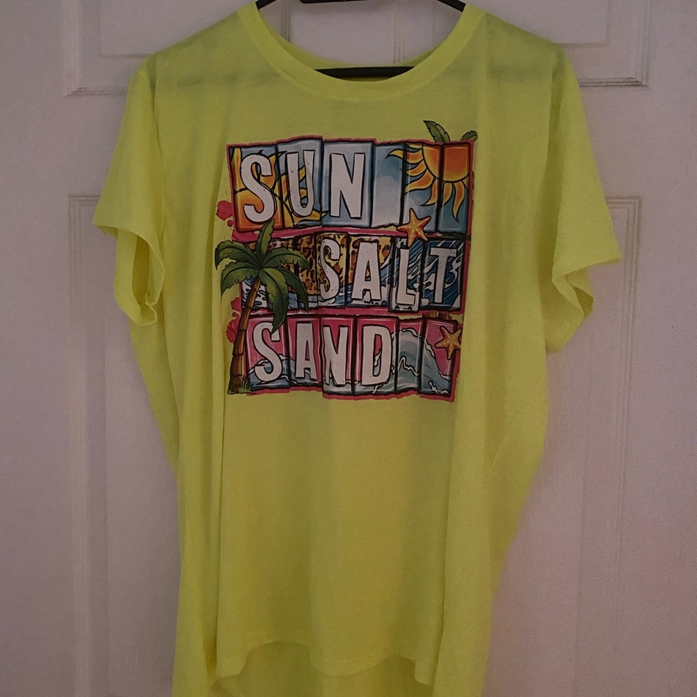 NWOT Gildan Yellow Short Sleeve Tee with Sun Salt Sand Graphic